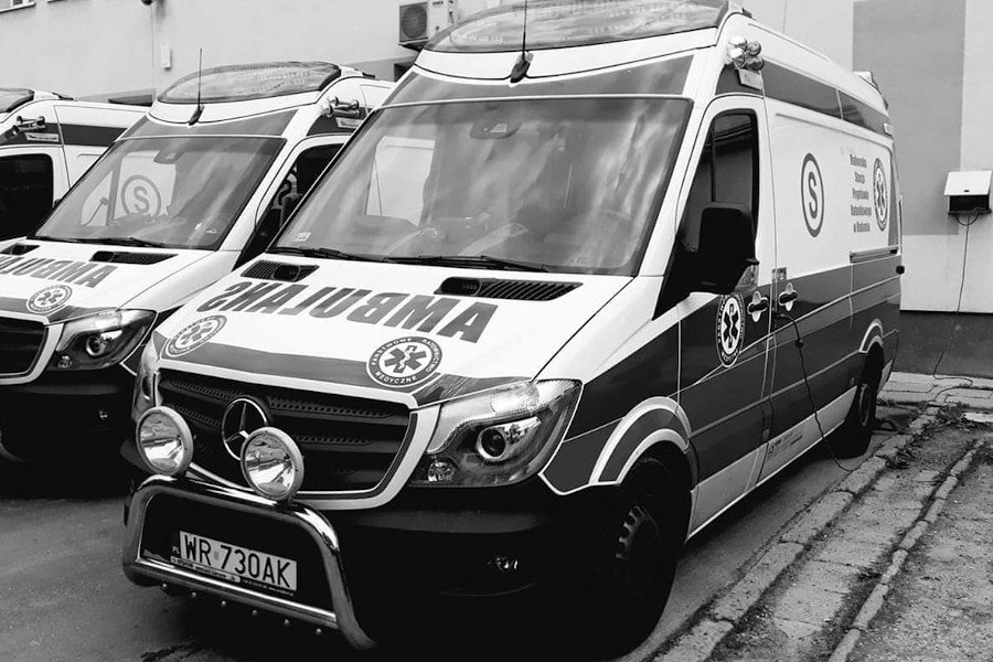 W Radomiu zmarł ratownik medyczny zakażony koronawirusem. Pożegnali go koledzy
