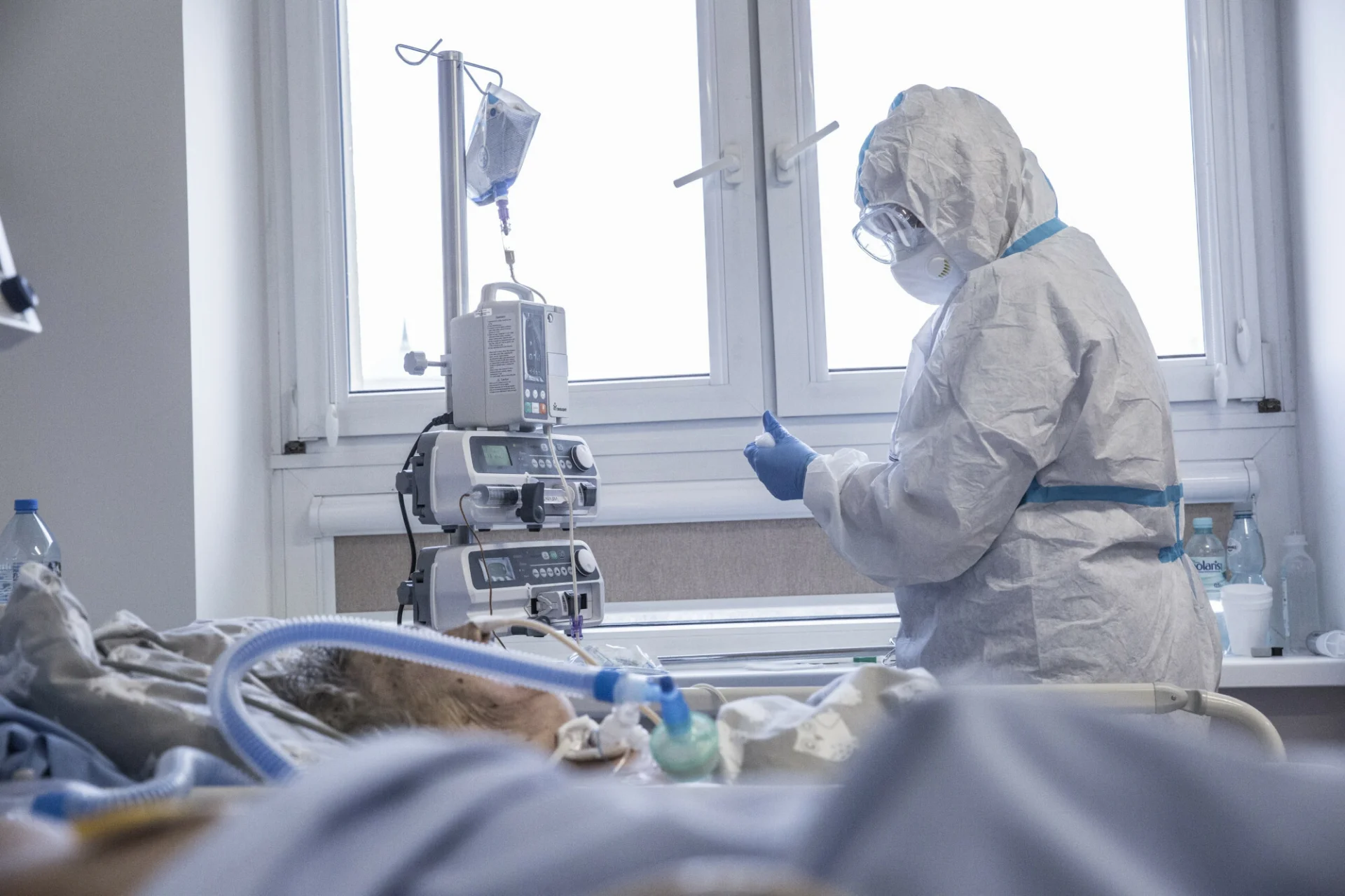 Nowe odkrycie naukowców UW może pomóc w opracowaniu skutecznego leku na COVID-19.