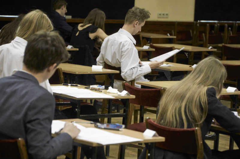 Wyniki badań edukacyjnych PISA pokazują, że reforma Anny Zalewskiej jest bez sensu.