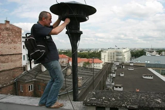 Syreny alarmowe odezwały się w wybranych miastach w kraju.