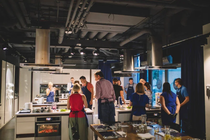 W szkole Electrolux Taste Center odbyły się warsztaty kulinarne ''Jesienna odporność na talerzu''. Podczas spotkania przygotowano pożywne dania za pomocą nowoczesnego blendera Electrolux Explore 7