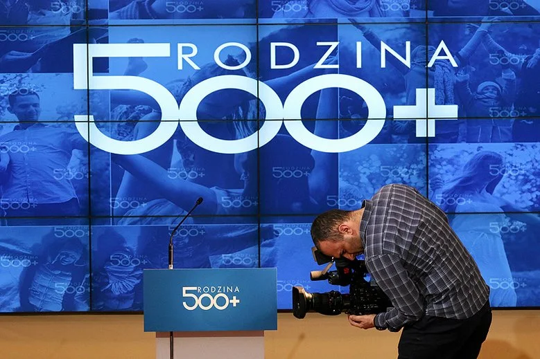 Tylko w maju 2019 roku ubyło ponad 32 tysiące Polaków. Program "Rodzina 500+" okazał się porażką i nie poprawił wskaźników demograficznych.