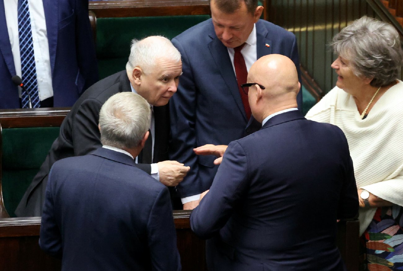 Specjalny zespół PiS szuka haków na Tuska. "Komisja już działa".