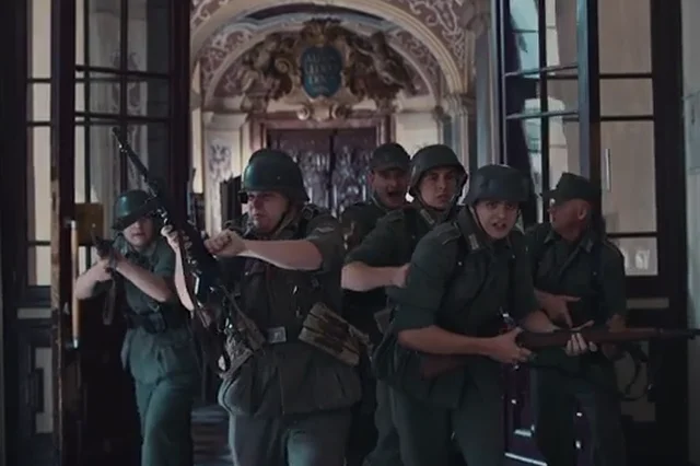 Spot promocyjny UWr zaskakuje - dzieje się w nim więcej, niż można się spodziewać.