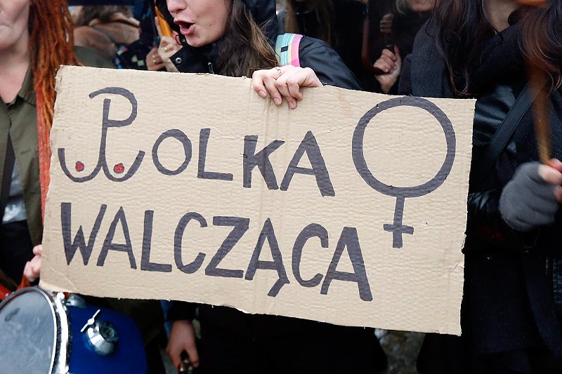 Sąd w Kielcach uznał, że takie nawiązanie do kotwicy Polski Walczącej wymaga kary.