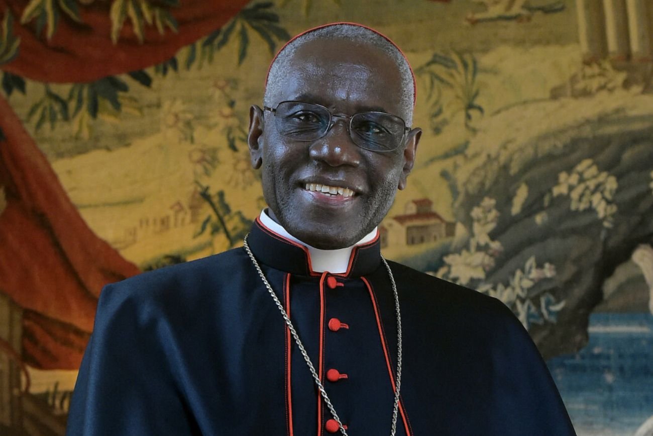 Prawica widzi w nim nowego papieża – i to nie jest przypadek. Kim jest kard. Robert Sarah?