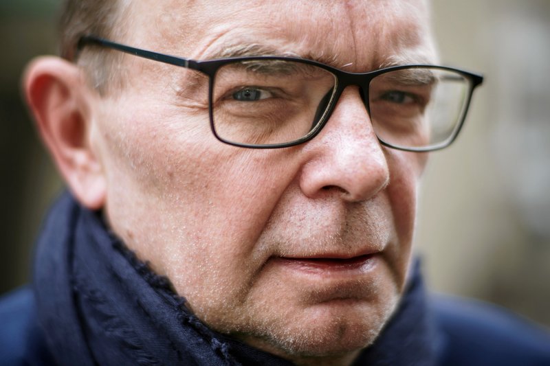 Piotr Gajdziński razem z synem Jakubem napisał książkę "Delfin" o premierze rządu PiS Mateuszu Morawieckim.