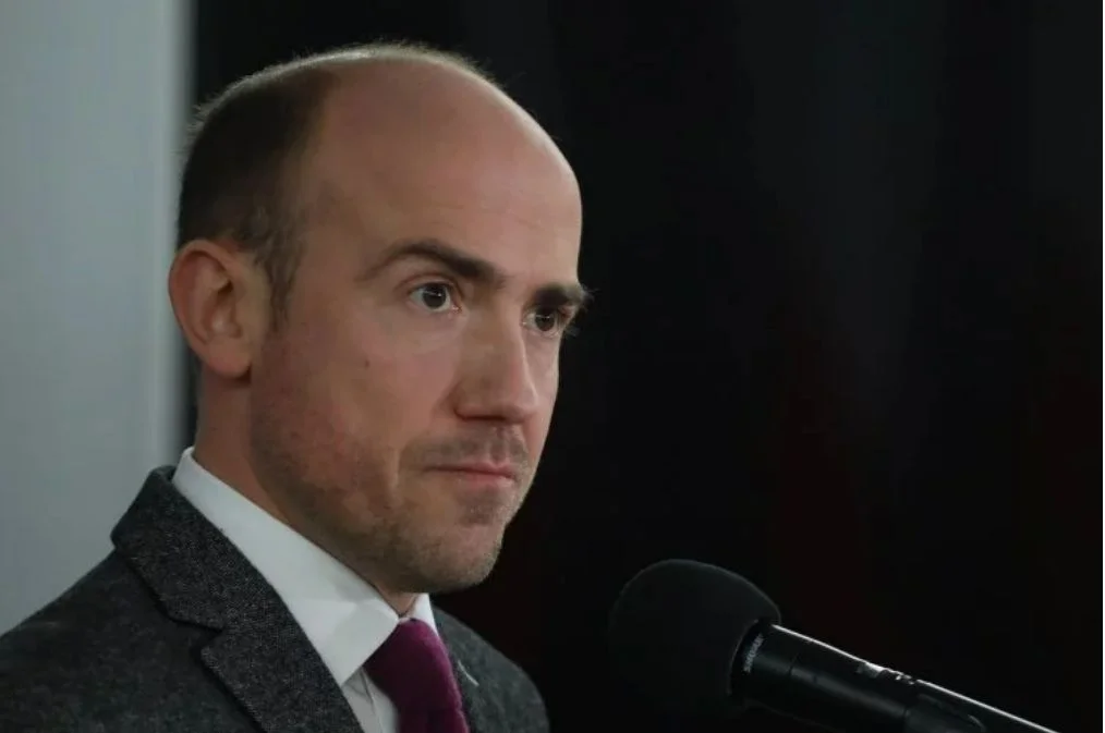 Mimo wielu krytycznych głosów i oczekiwań osób negatywnie nastawionych do Borysa Budki, szef Platformy Obywatelskiej nie myśli jak na razie o rezygnacji ze swojej funkcji.