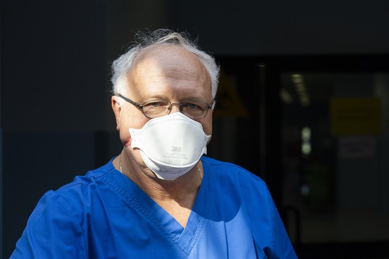 Prof. Krzysztof Simon ocenił nowe restrykcje w Polsce.