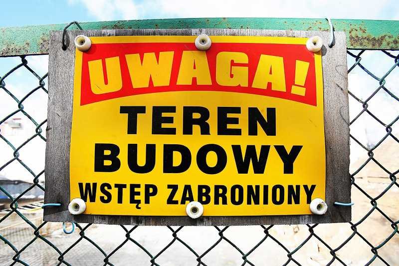 Mieszkańcy jednego z bloków dostali instrukcję, jak przygotować się na wizytę komisji nadzoru budowlanego. Okazało się, że budynek, w którym mieszkali od dwóch lat nie ma jeszcze odbioru.