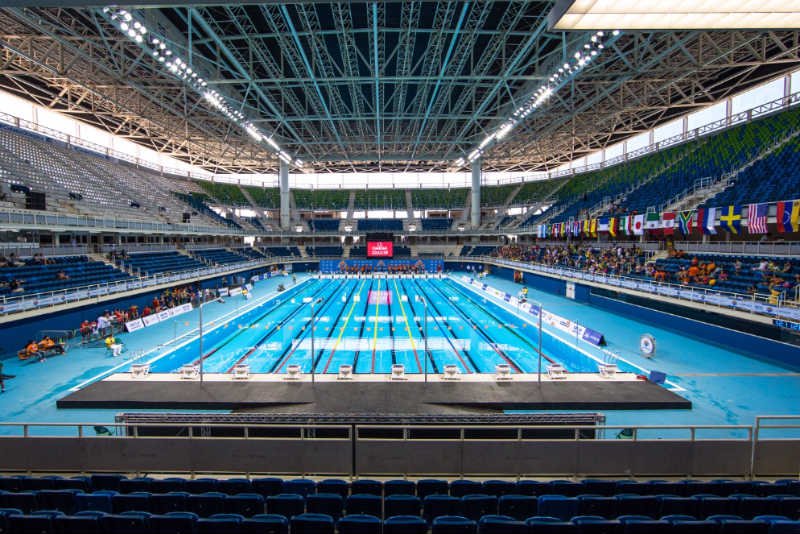 Ratownik na basenie olimpijskim - to chyba najbardziej niepotrzebna praca na świecie. To zdjęcie z Rio pokazuje to najlepiej.