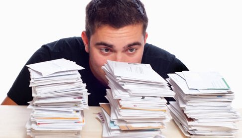 Ilość rat i rachunków przeraża? Nie warto unikać rozmowy z wierzycielem.