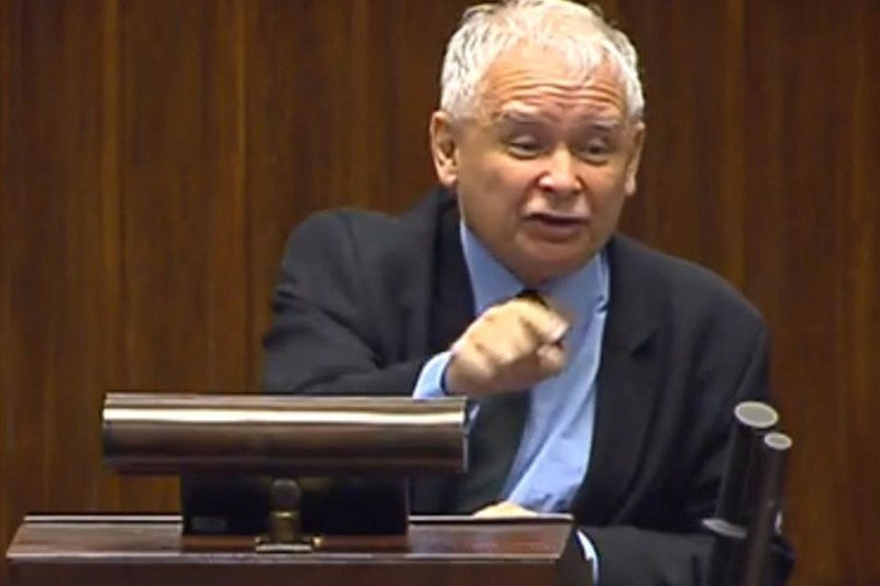 Jarosław Kaczyński, prezes PiS, rzucił w kierunku posłów opozycji obelgę "chamska hołota". Poprzednio głośno było o tym, jak stracił nad sobą panowanie i wykrzyczał, że jego rywale polityczni to "mordy zdradzieckie".