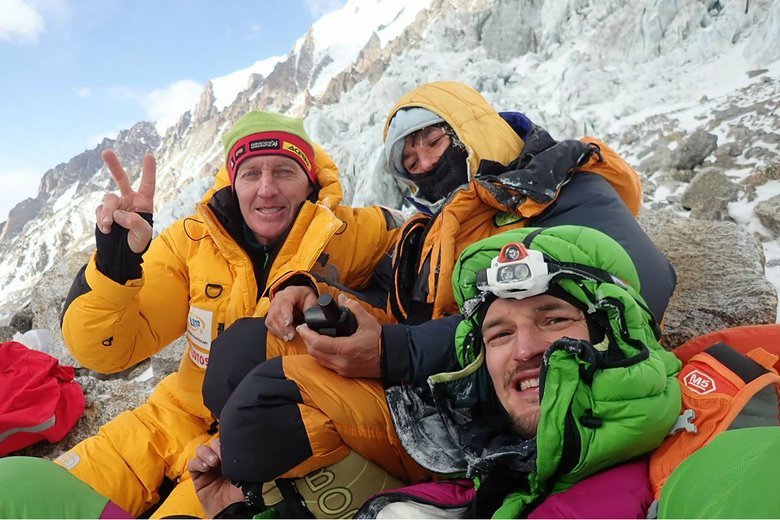 Polakom, którzy uratowali francuską himalaistkę Elizabeth Revol na Nanga Parbat oficjalne gratulacje złożył ambasador Francji w Pakistanie Marc Baréty.