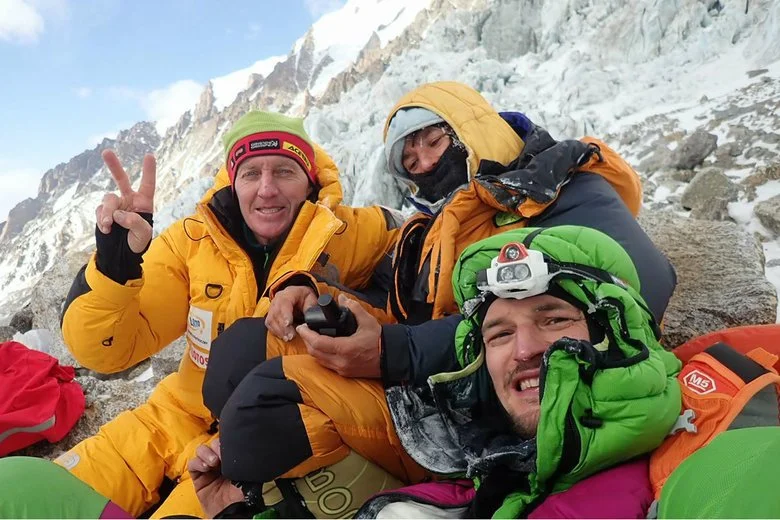Polakom, którzy uratowali francuską himalaistkę Elizabeth Revol na Nanga Parbat oficjalne gratulacje złożył ambasador Francji w Pakistanie Marc Baréty.