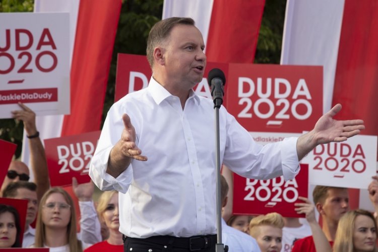 Znajomy Adama Hofmana miał ratować Andrzeja Dudę w starciu z Rafałem Trzakowskim.