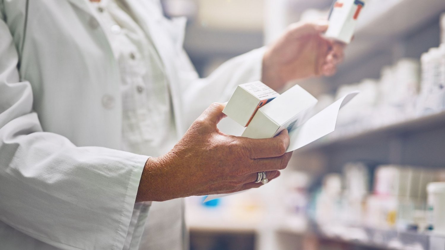 Popularny lek na tarczycę wycofany ze sprzedaży. Pilny komunikat GIF