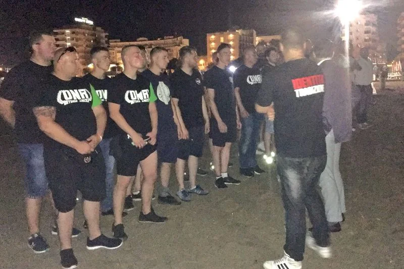 ONR postanowiło... patrolować plażę w Rimini we Włoszech.