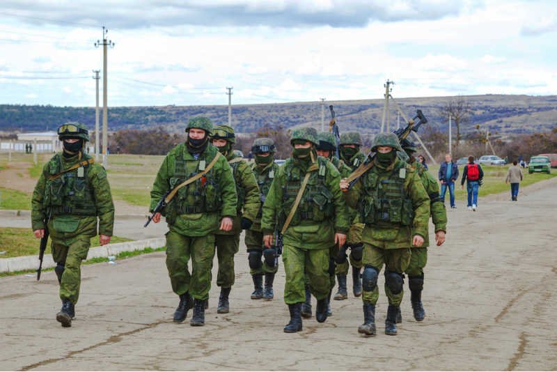 Były tłumacz separatystów ujawnia ich ciemną stronę . (Na zdjęciu rosyjscy żołnierze na Krymie).