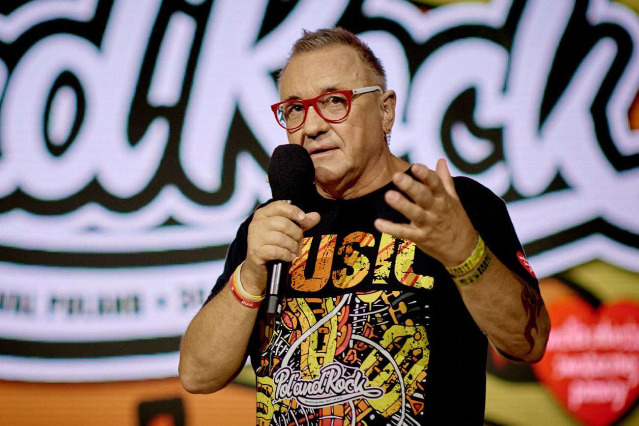 Jurek Owsiak wygłosił przemówienie na zakończenie Pol'and'Rock Festivalu.