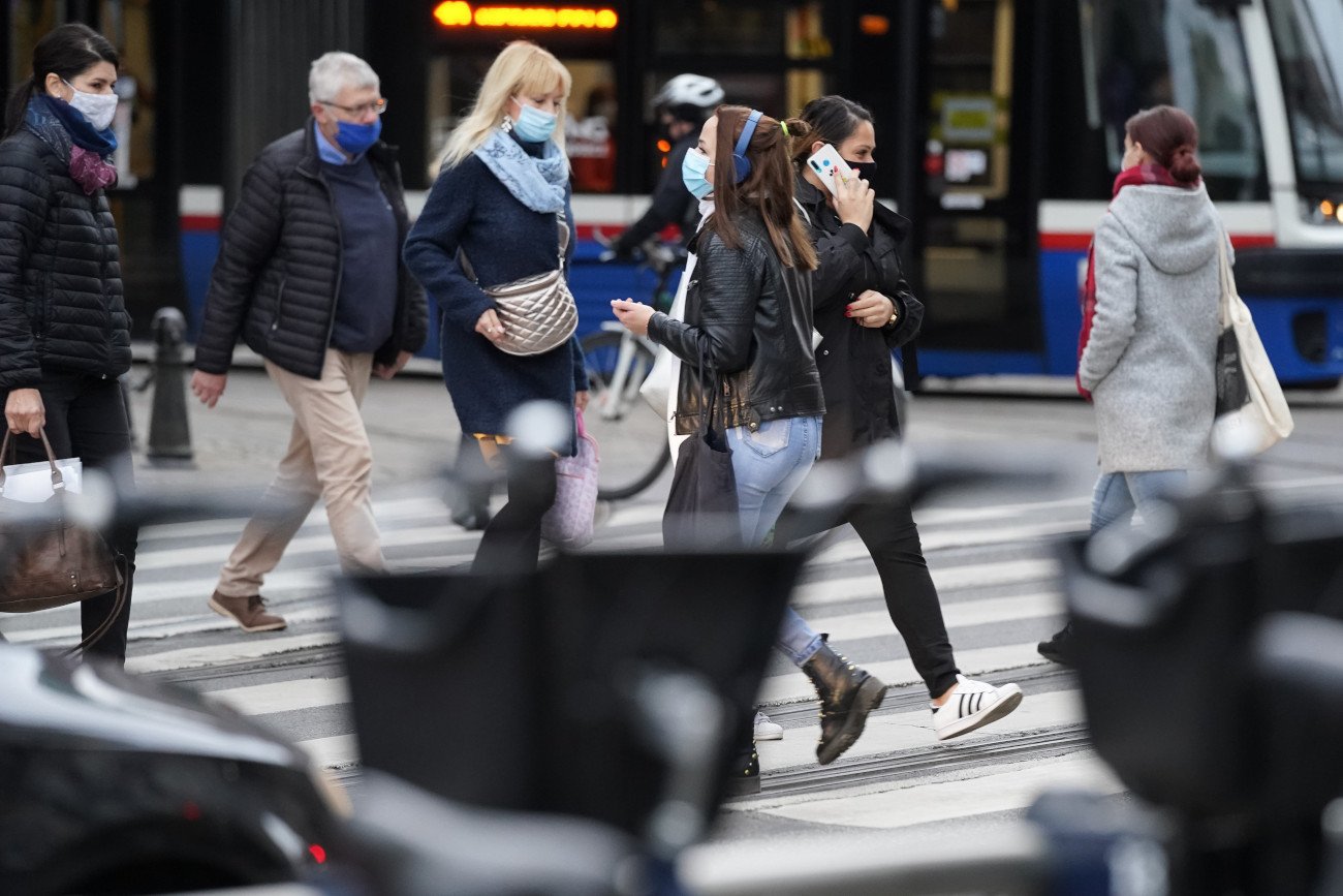 Spadek długości życia w Polsce. Powodem nie tylko pandemia koronawirusa.