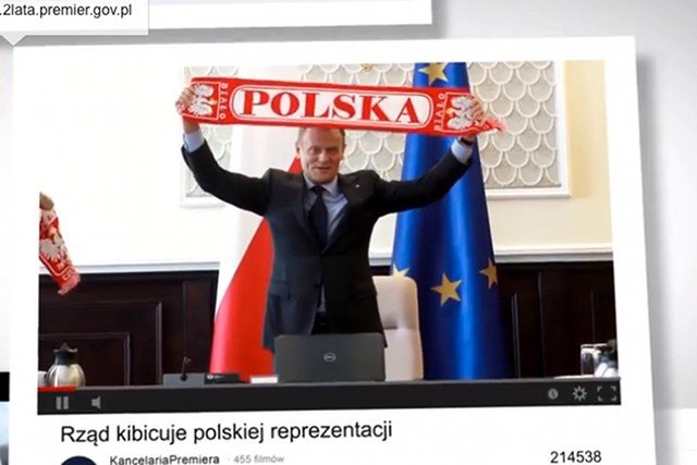 Spot Kancelarii Premiera przypomina widzom m.in. o tym, że Donald Tusk kibicuje polskiej reprezentacji