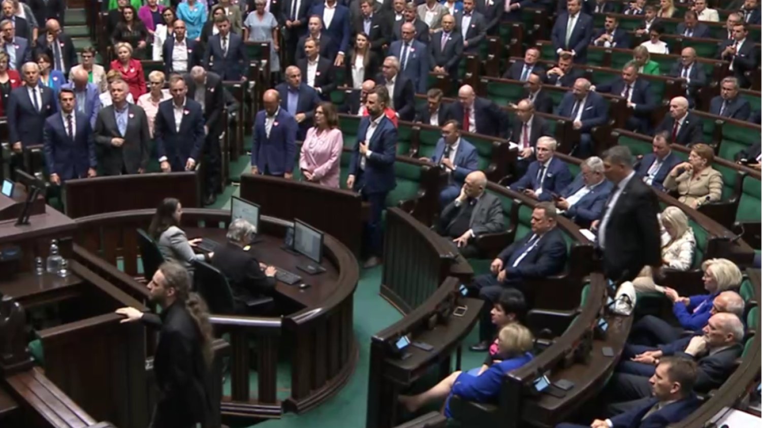Tak posłowie PiS i Konfederacji zareagowali na wniosek o uczczenie zmarłych kobiet w ciąży Tak posłowie PiS i Konfederacji zareagowali na wniosek o uczczenie zmarłych kobiet w ciąży