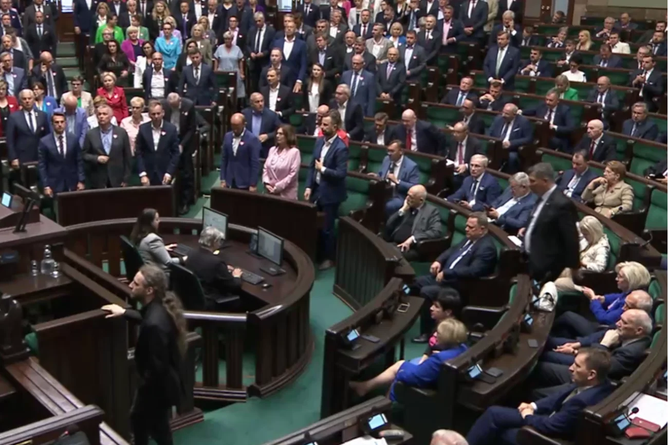 Tak posłowie PiS i Konfederacji zareagowali na wniosek o uczczenie zmarłych kobiet w ciąży Tak posłowie PiS i Konfederacji zareagowali na wniosek o uczczenie zmarłych kobiet w ciąży