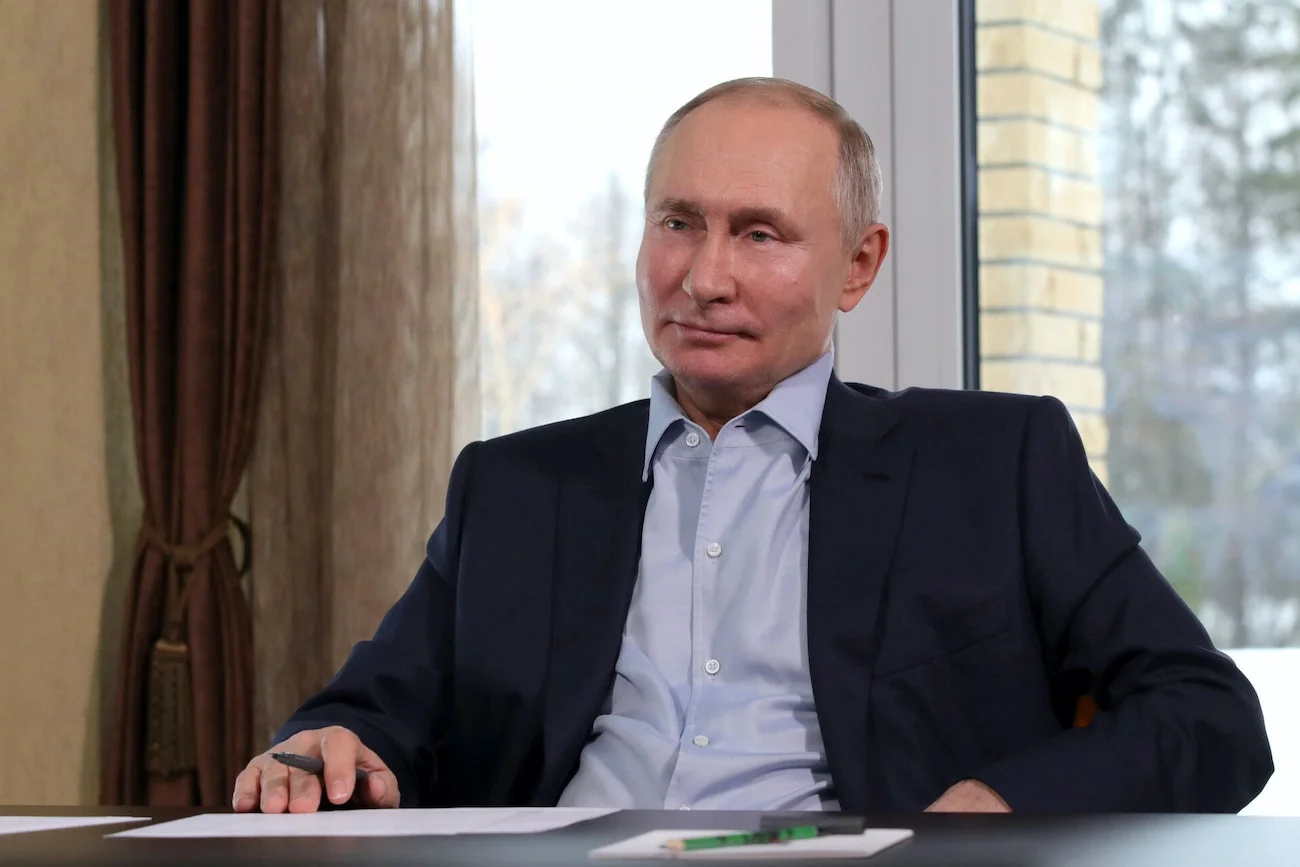 Dyktator Rosji Władimir Putin podczas wideokonferencji ze studentami (styczeń 2021). Dyktator Rosji Władimir Putin podczas wideokonferencji ze studentami (styczeń 2021).