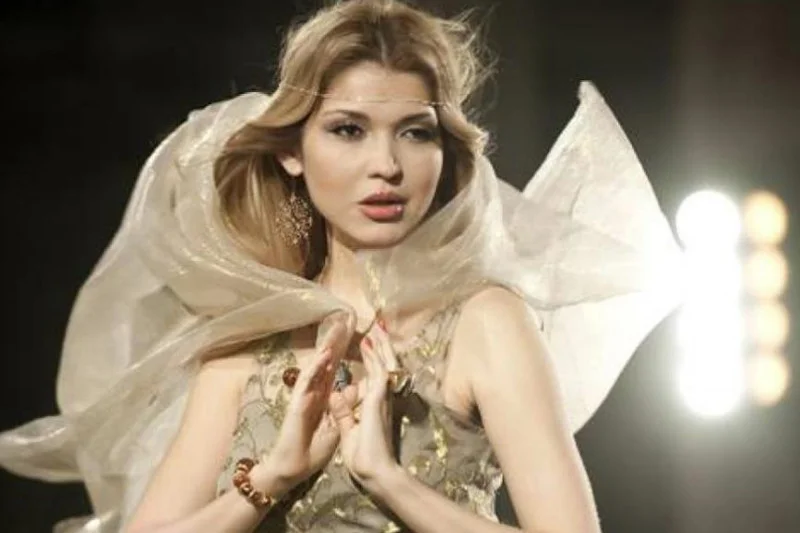 Gulnara Karimova, córka dyktatora Uzbekistanu, jako Googoosha.