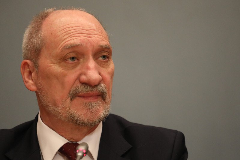 Antoni Macierewicz nawiązał do 10 kwietnia podczas promocji oficerów WOT.