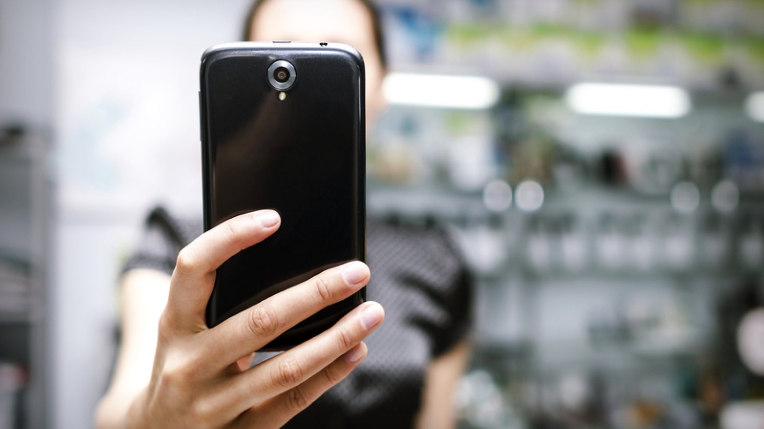 Avast ostrzega: sprzedajesz swój telefon z Androidem? Każdy może z łatwością odzyskać Twoje zdjęcia i dane.