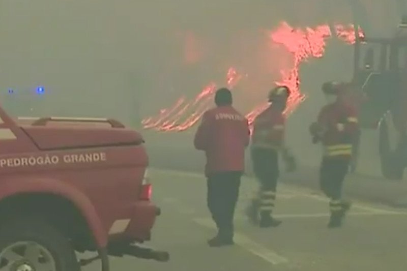 Dramatyczne doniesienia z Portugalii. Ponad 60 osób zginęło w pożarze. A to dopiero wstępny bilans.
