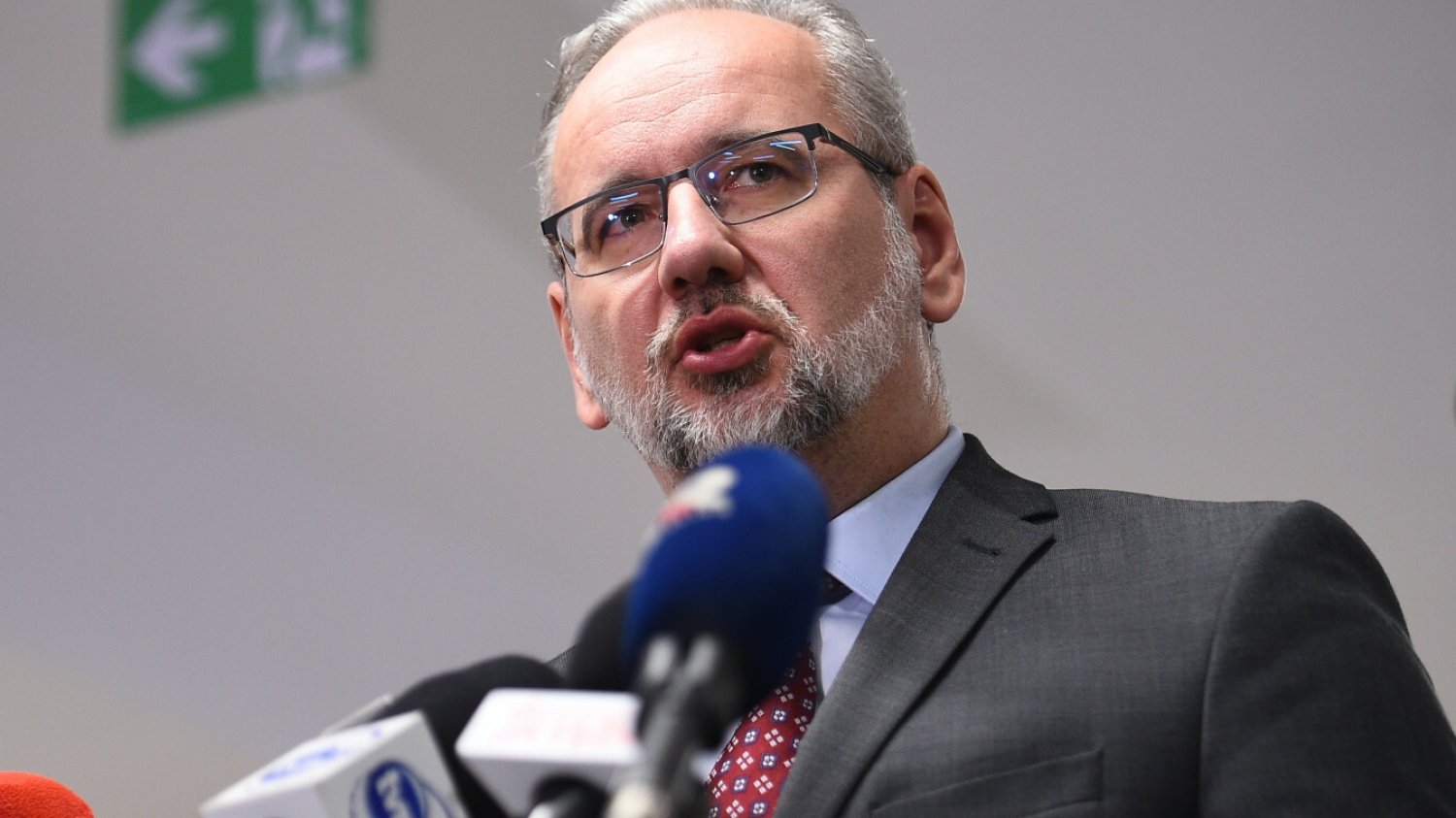 Adam Niedzielski, minister zdrowia, zabrał głos ws. 14-letniej pacjentki po gwałcie, której podlaskiej szpitaly odmówiły aborcji