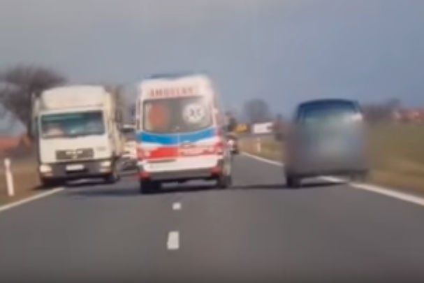 Wg przedstawicieli Policji kierowcy prezydenckiej kolumny nie stwarzali zagrożenia na drodze.