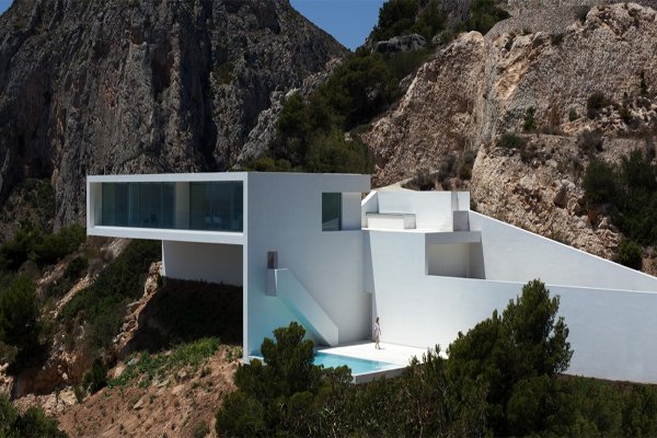 ,,Dom na Klifie" autorstwa Fran Silvestre Arquitectos.