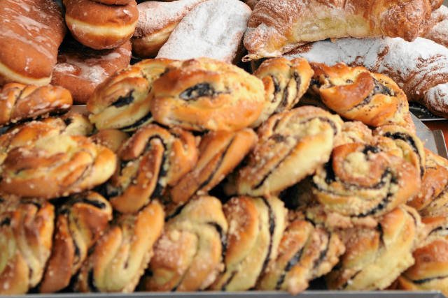 Bułki z makiem stały się powodem, dla którego czteroosobową rodzinę skazano na osiem lat kolonii karnej.