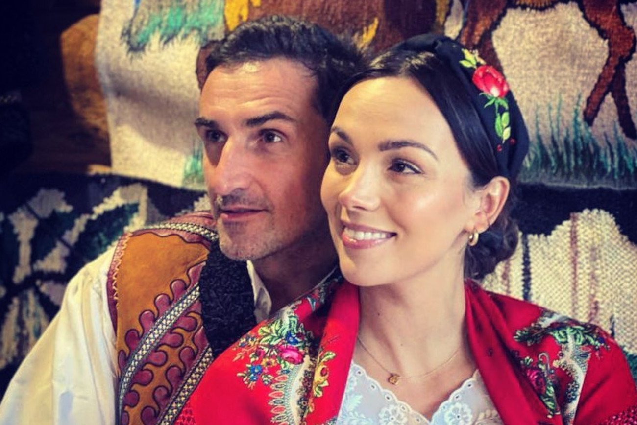 Sebastian Karpiel-Bułecka dementuje plotki o kryzysie w małżeństwie.