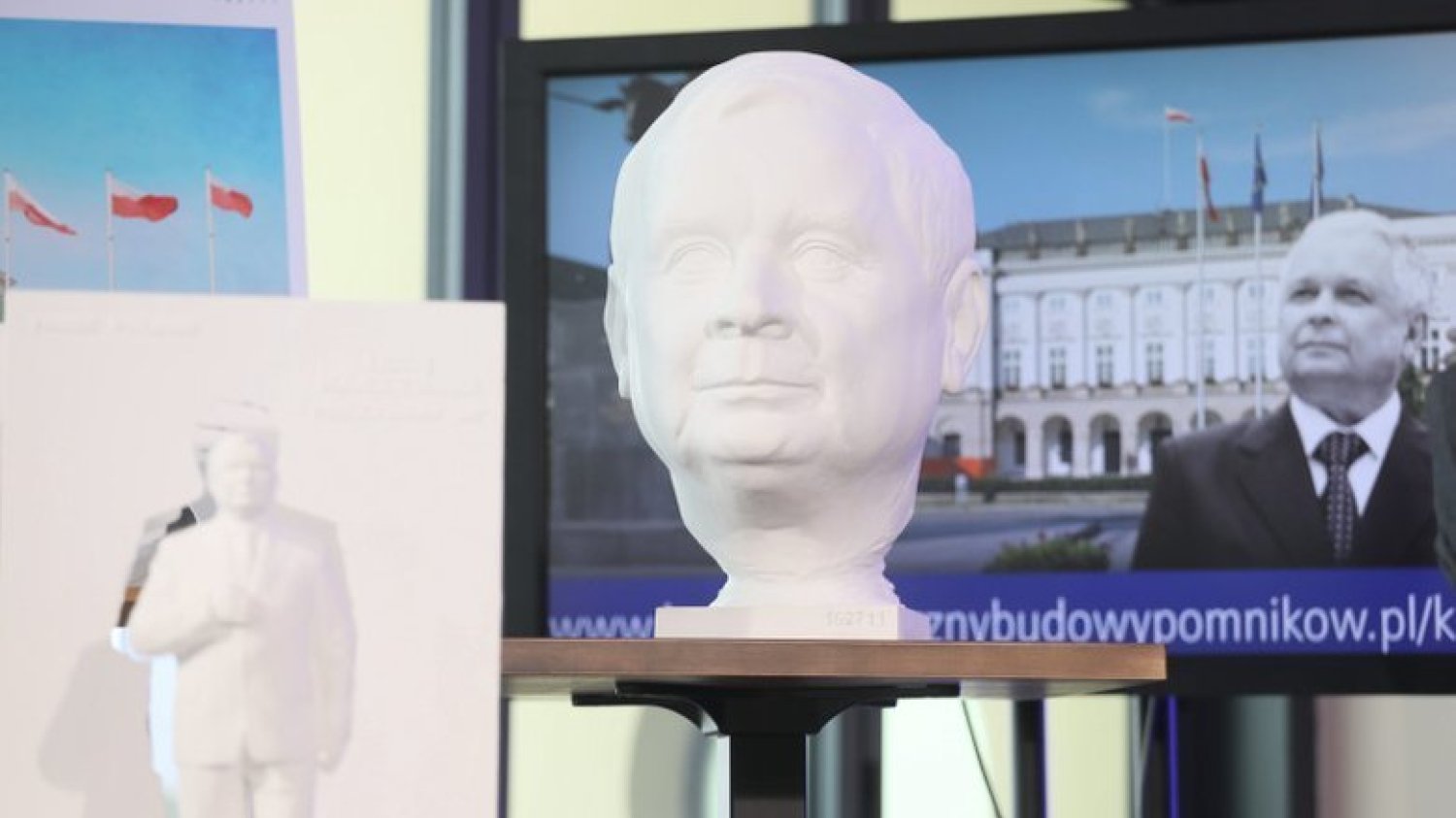 Ruszyły prace nad budową pomnika Lecha Kaczyńskiego.