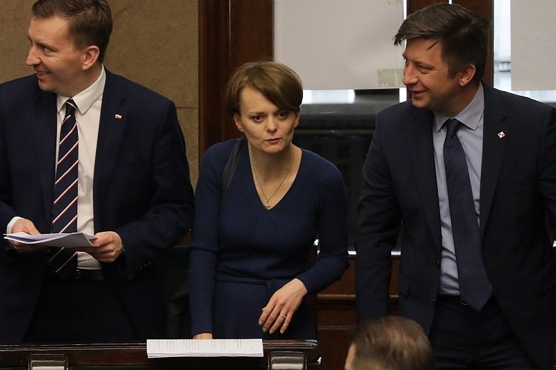 Wicepremier Jadwiga Emilewicz dość brutalnie obeszła się z marzeniami Polaków o wakacjach w 2020 roku.