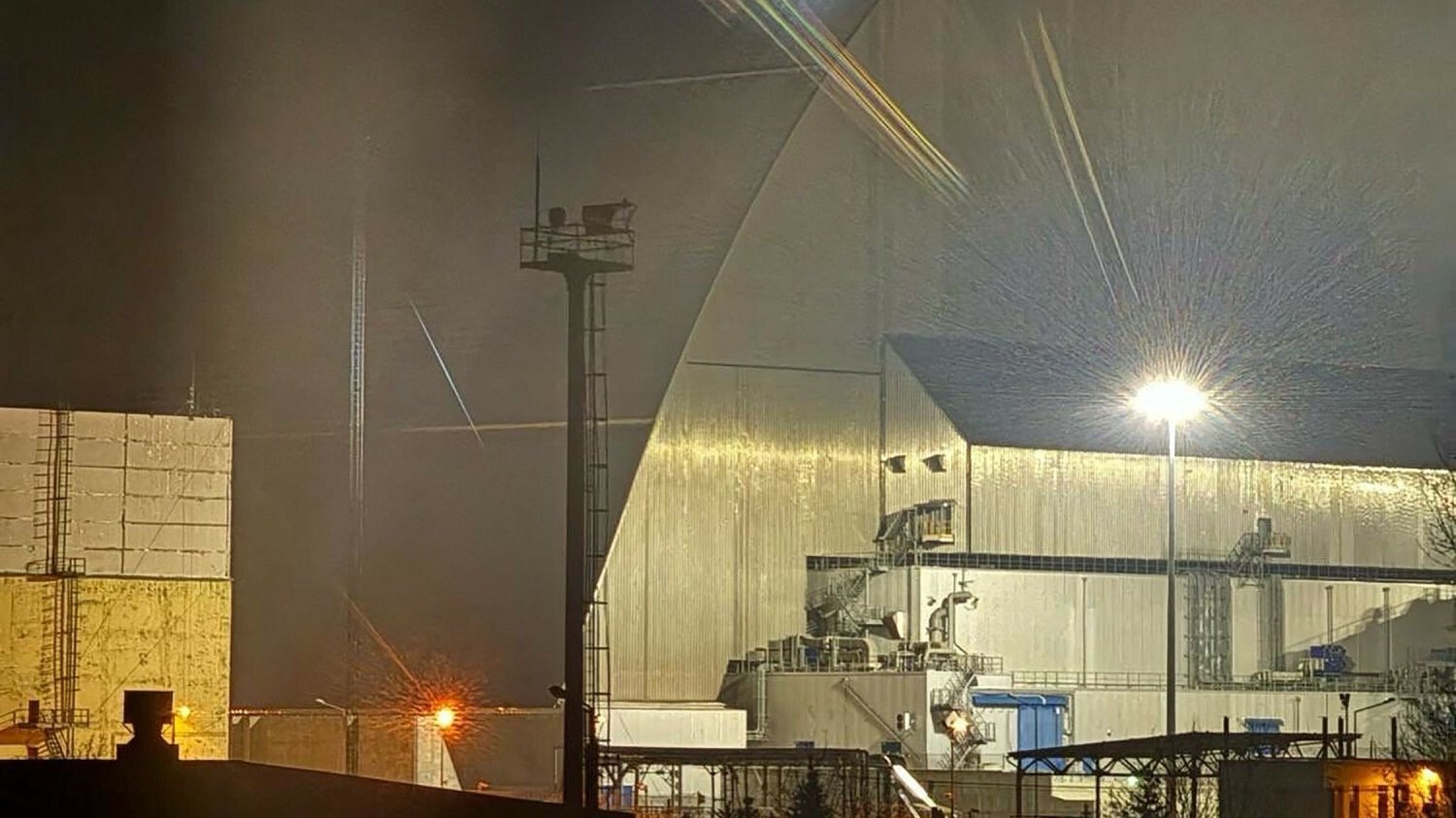 Sarkofag nad Czarnobylem został uszkodzony. Wiadomo, czy to niebezpieczne