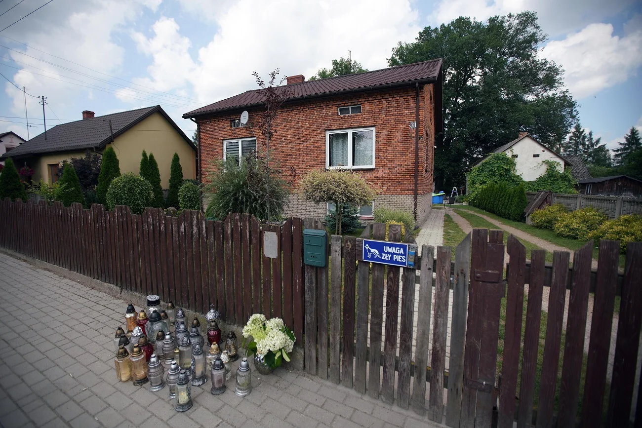 Odbył się pogrzeb 3-osobowej rodziny zamordowanej w Borowcach.