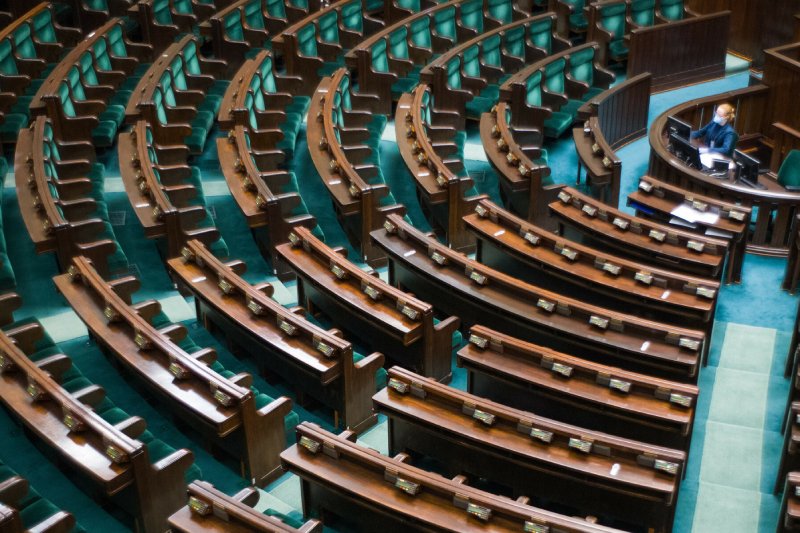 150 posłów powinien liczyć polski sejm - wynika z najnowszego sondażu