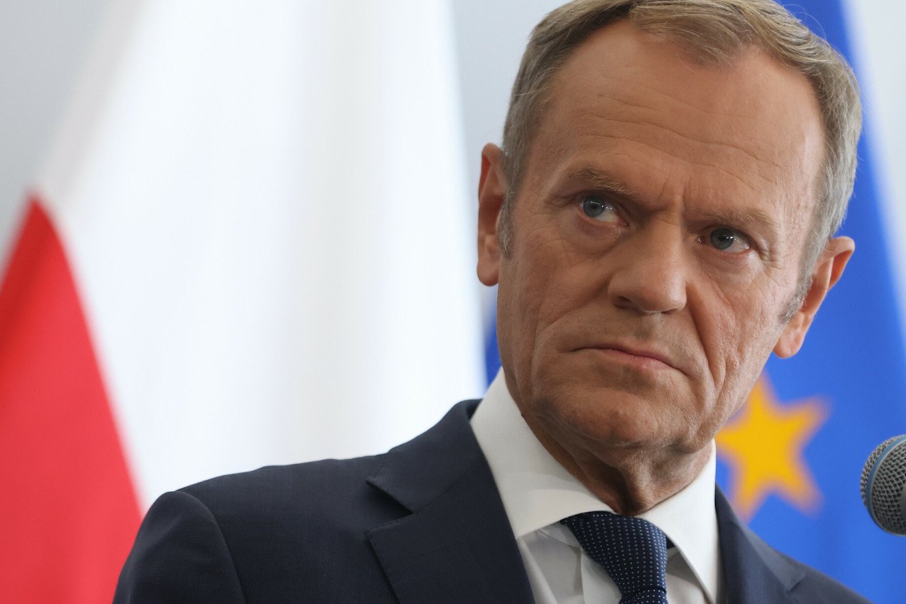 Donald Tusk przekazał, że KO chce zablokować możliwość wyjścia Polski z UE.
