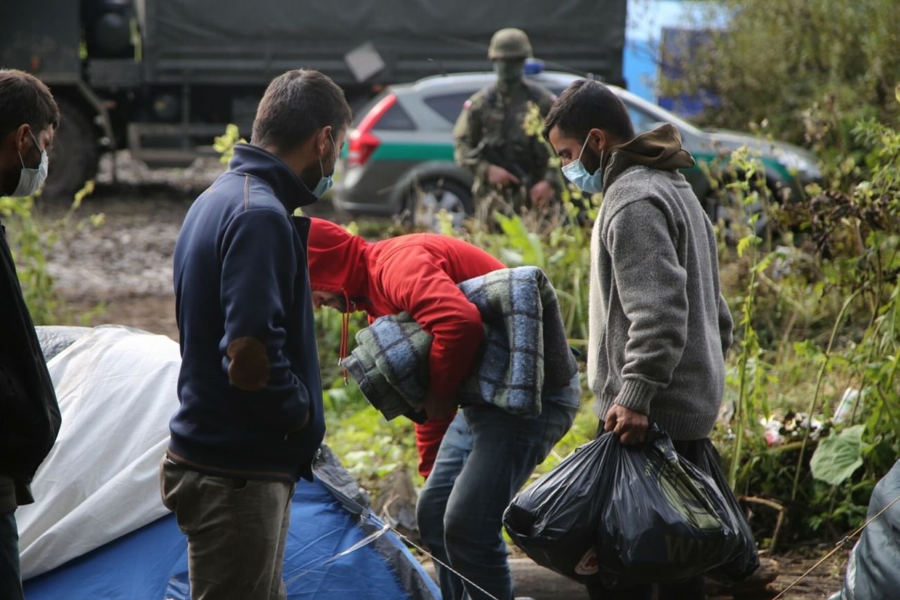 Migranci na granicy.