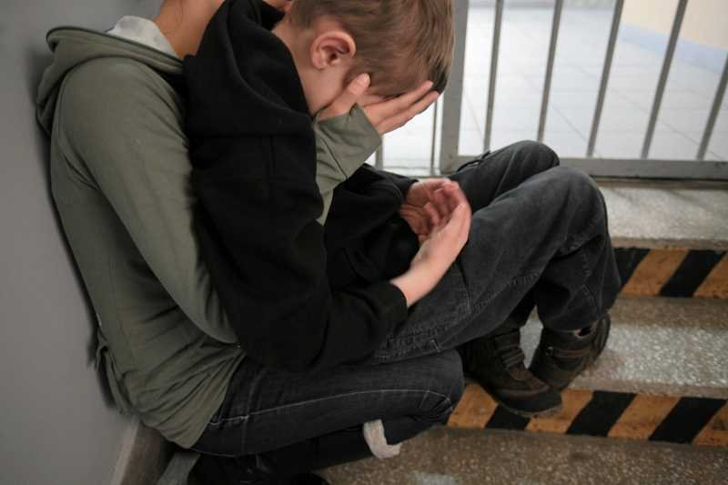 Dziecko autystyczne podczas ataku choroby.