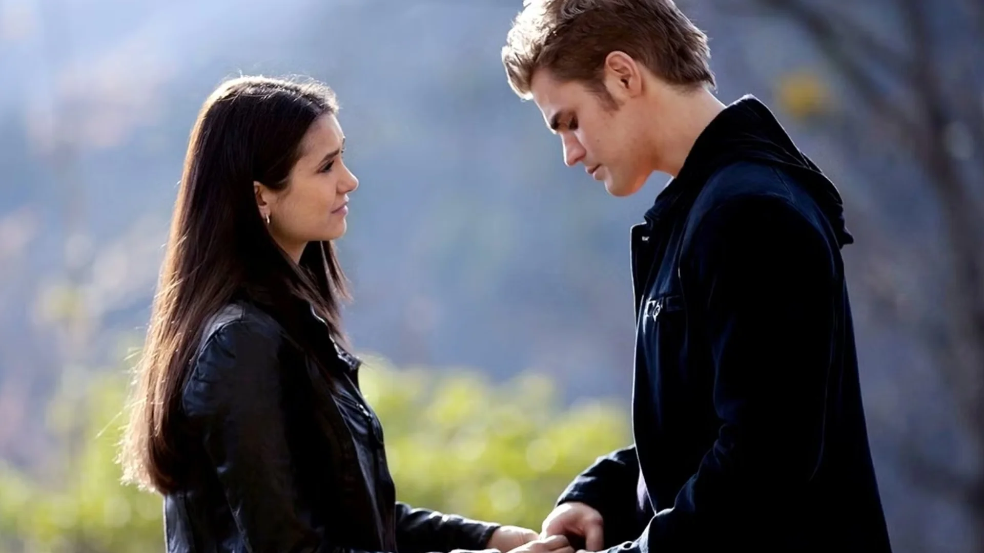 Nina Dobrev i Paul Wesley w serialu "Pamiętniki wampirów"