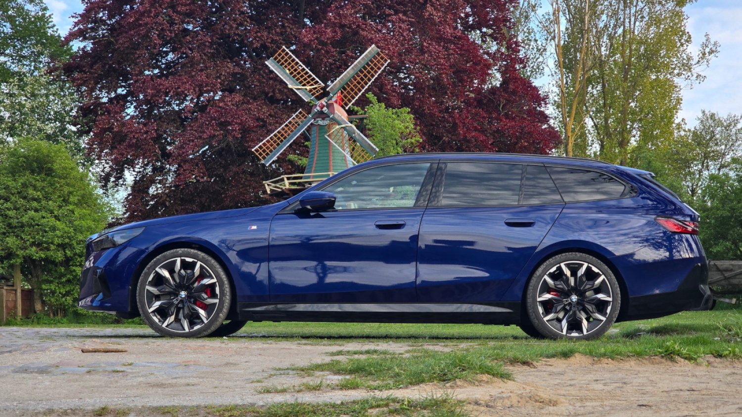 BMW i5 xDrive40 Touring BMW i5 xDrive40 Touring
