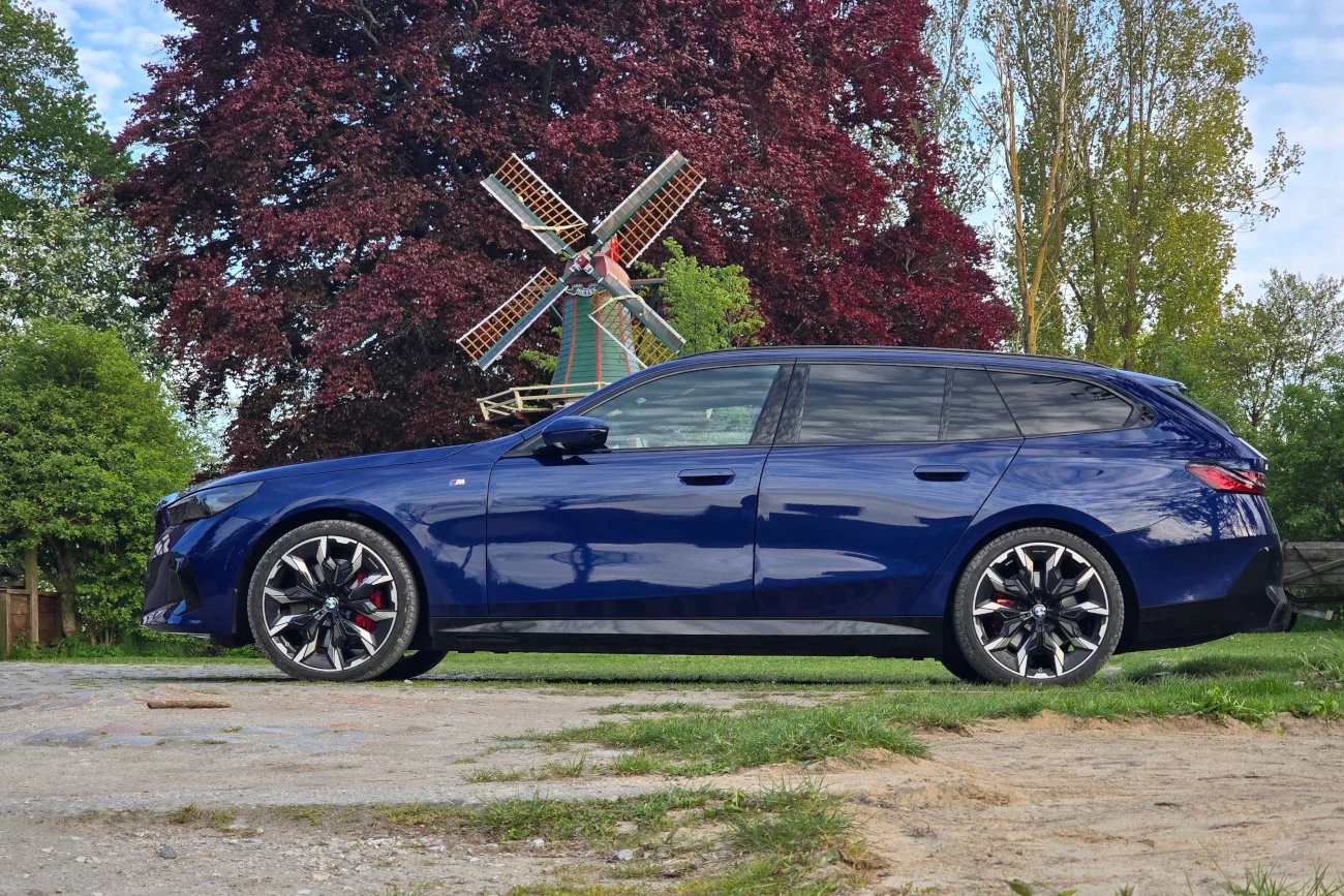 BMW i5 xDrive40 Touring BMW i5 xDrive40 Touring