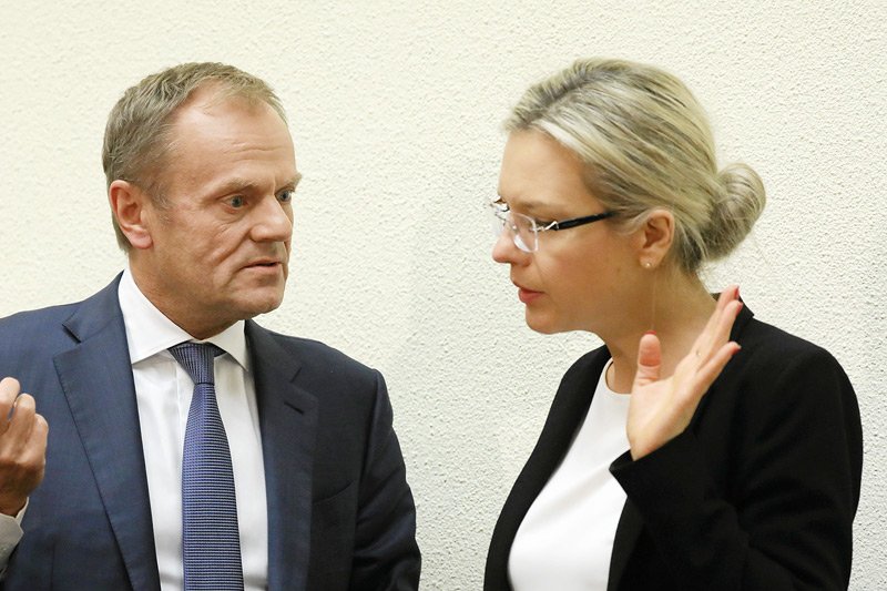 Donald Tusk rzeczowo odpowiada na zarzuty Małgorzaty Wassermann.